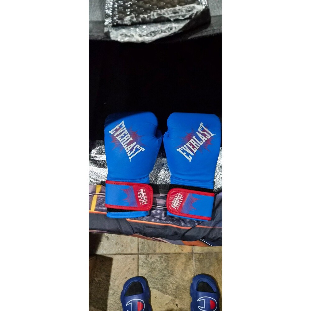Everlast Prospect Boxing Gloves 8 oz – Blue/Red – Youth or Small Hands